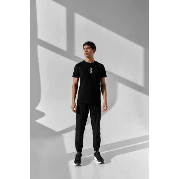 Erkaklar uchun DRVN fitnes futbolkasi