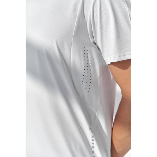 Erkaklar uchun yoziqsiz fitnes futbolkasi